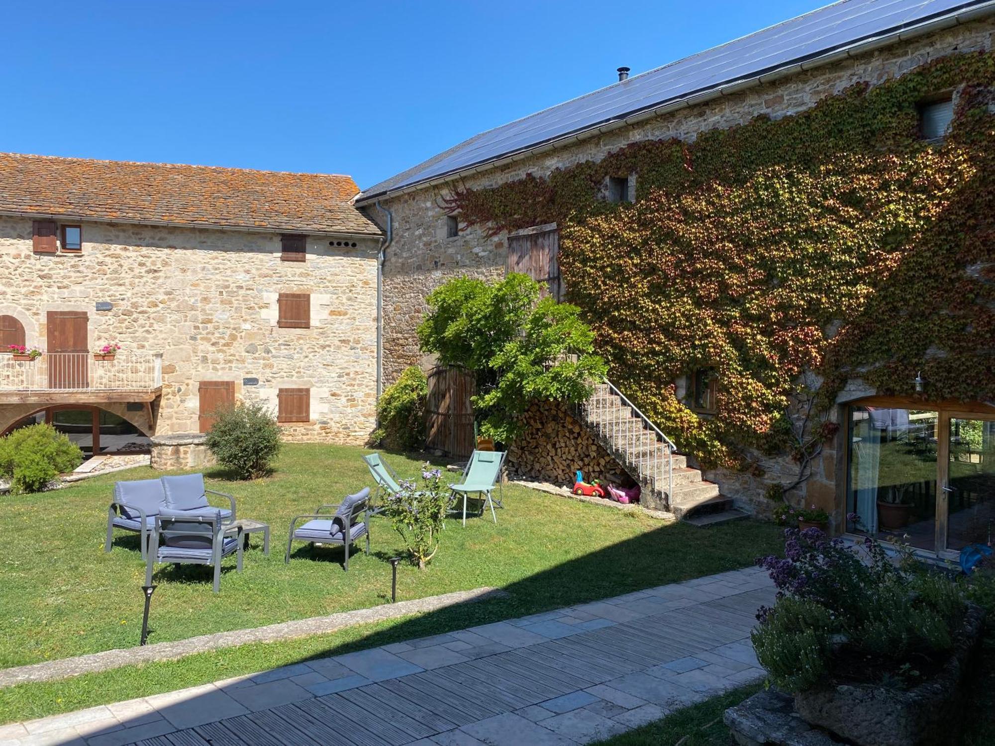Les Caselles, Gite Et Maison D'Hotes Saint-Beauzely Exteriér fotografie